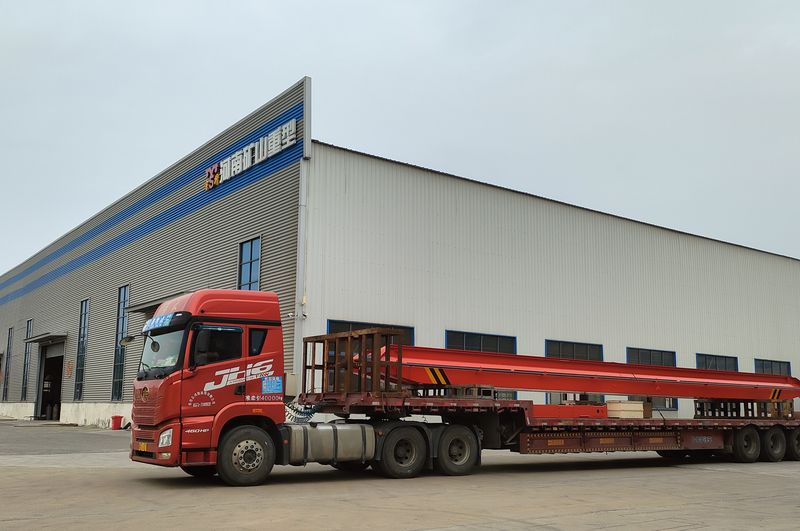 電動單梁起重機3臺 LD5t—16.8m LD3t—16.5m /2臺 制作完成，發(fā)往江西南昌交付客戶使用。