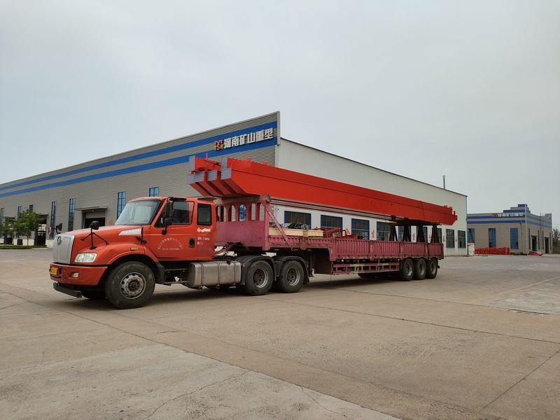 電動葫蘆橋式起重機 3臺 LH5t-17m 制作完成，發(fā)往河南漯河交付客戶使用。